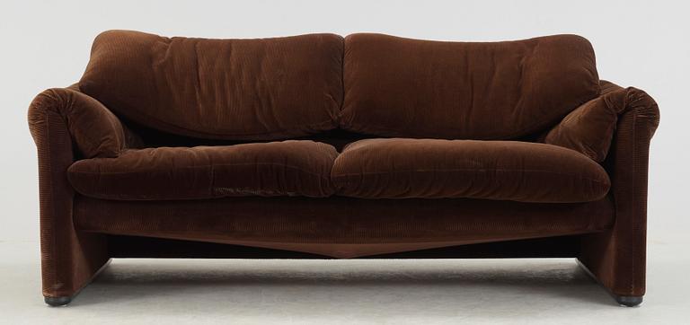 SOFFA, "Maralunga", Vico Magistretti för Cassina, formgiven 1973.