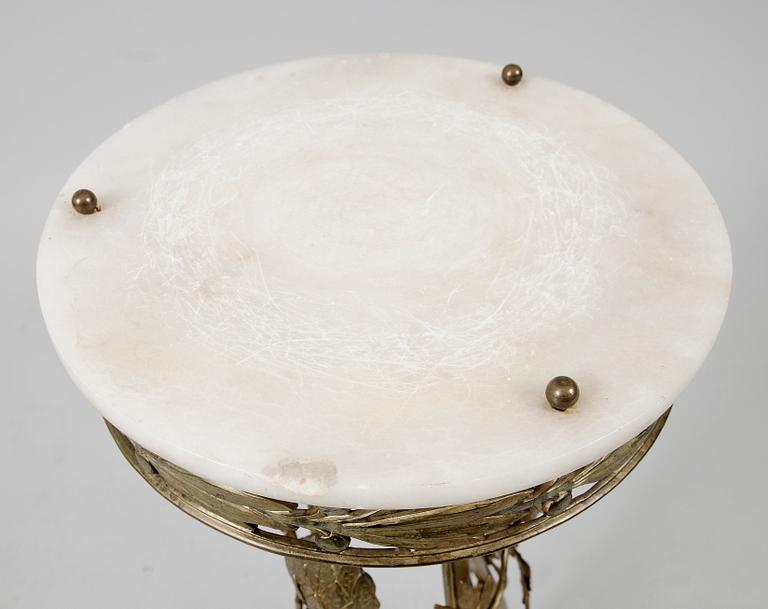 PIEDESTAL, mässing och alabaster, jugend, tidigt 1900-tal.