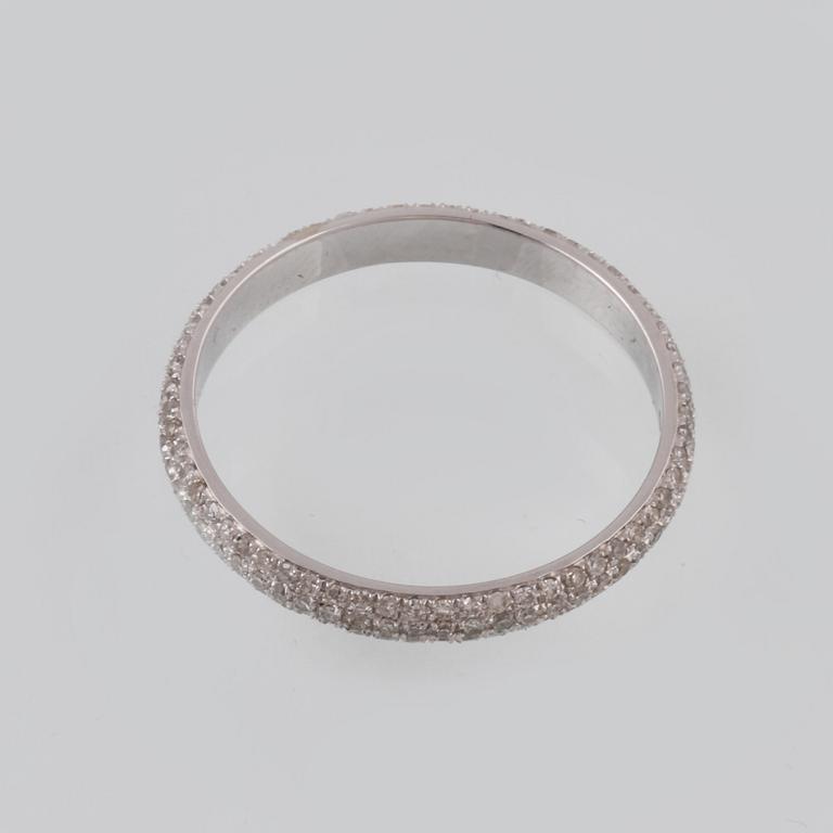 RING, 14K guld med briljantslipade diamanter ca 1.00 ct. Vikt  1,6 gram.