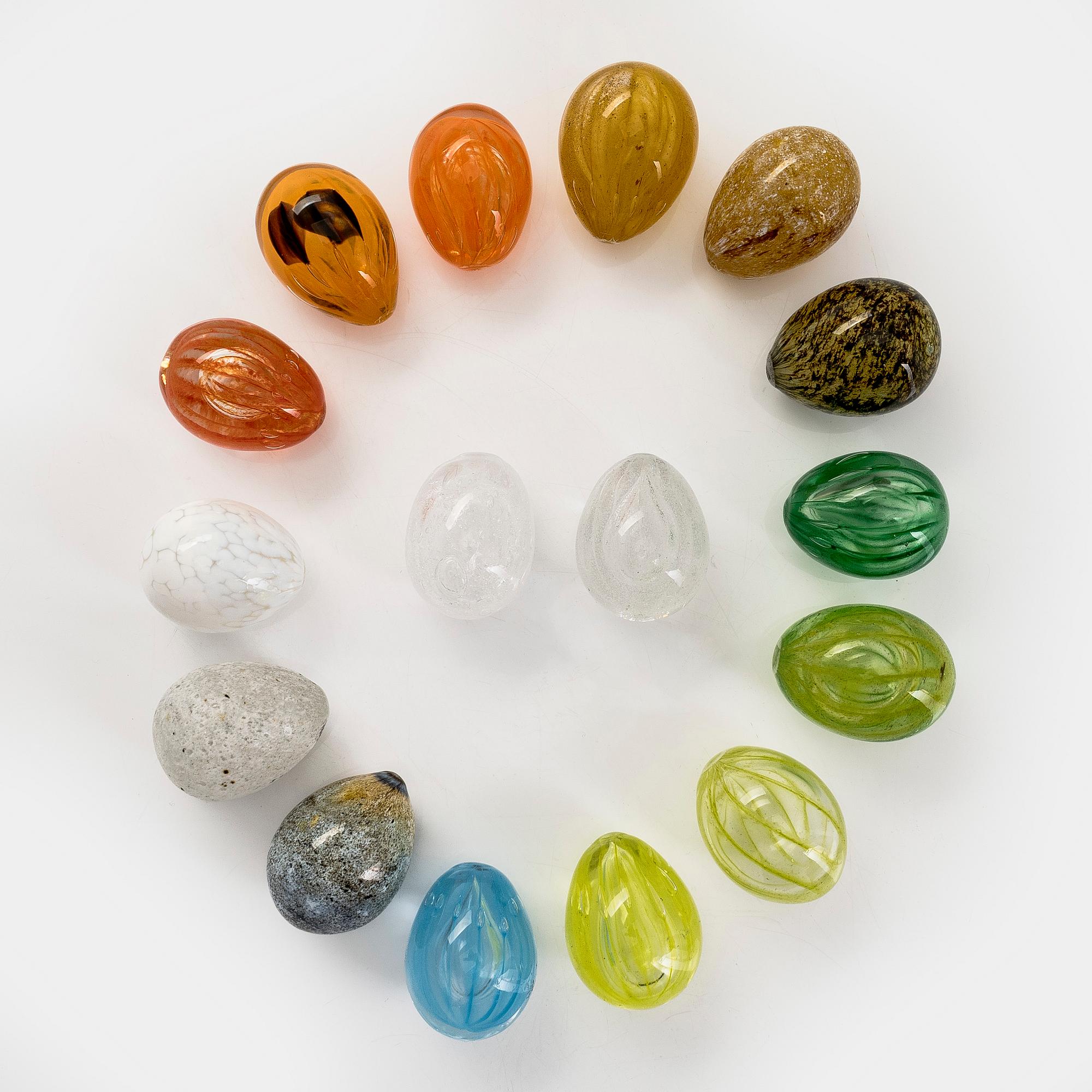 Tiina Nordström, 16 art glass objects signed TN, Iittala.