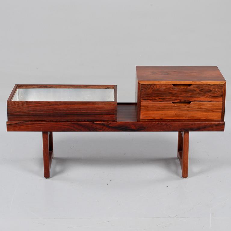 BÄNK, "Krobo", Torbjørn Afdal för Mellomstrands Møbelfabrikk, Norge, 1960-tal.