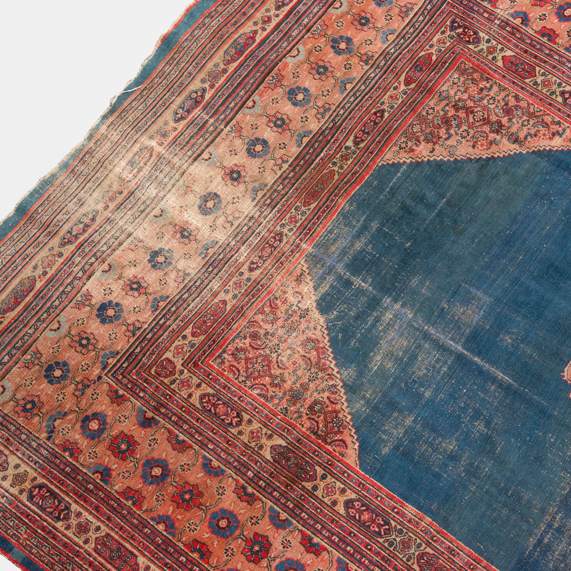 Matta, antik Doroshk, nordöstra Persien, ca 490 x 353 cm.