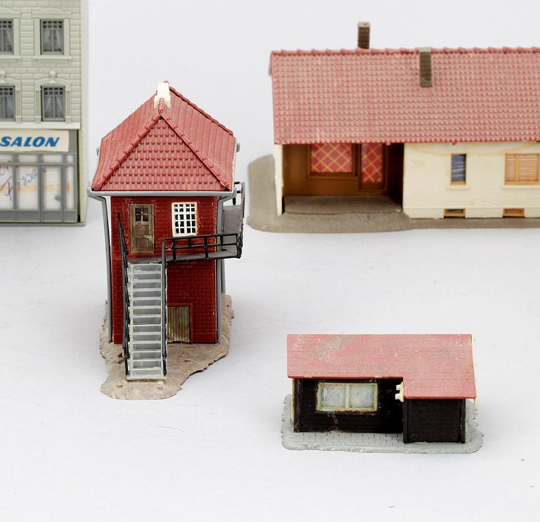 MODELLHUS, 15 st, 1970-tal, bl a Heljan, Pola.