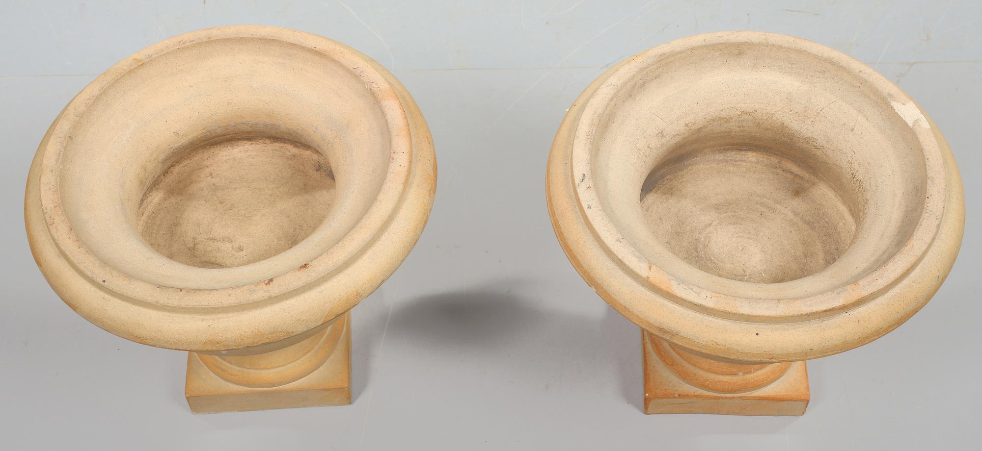 TRÄDGÅRDSURNOR, ett par, stengods, Höganäs, 1900-tal.