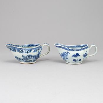 Two blue and white saucers, Qing dynasty, Qianlong (1736-95).