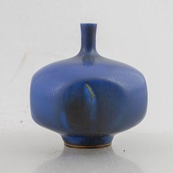 Berndt Friberg, a stoneware vase, Gustavsberg Studio, Sweden 1975.
