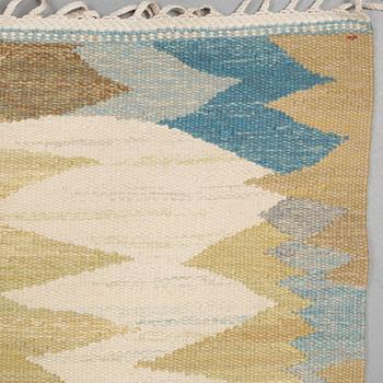 CARPET. "Solfläckar". Tapestry weave. 407,5 x 249,5 cm. Signed AB MMF BN.