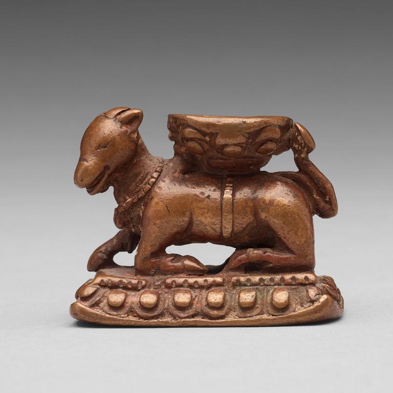 RÖKELSEBRÄNNARE, förgylld kopparlegering. Nepal, 1400-tal.
