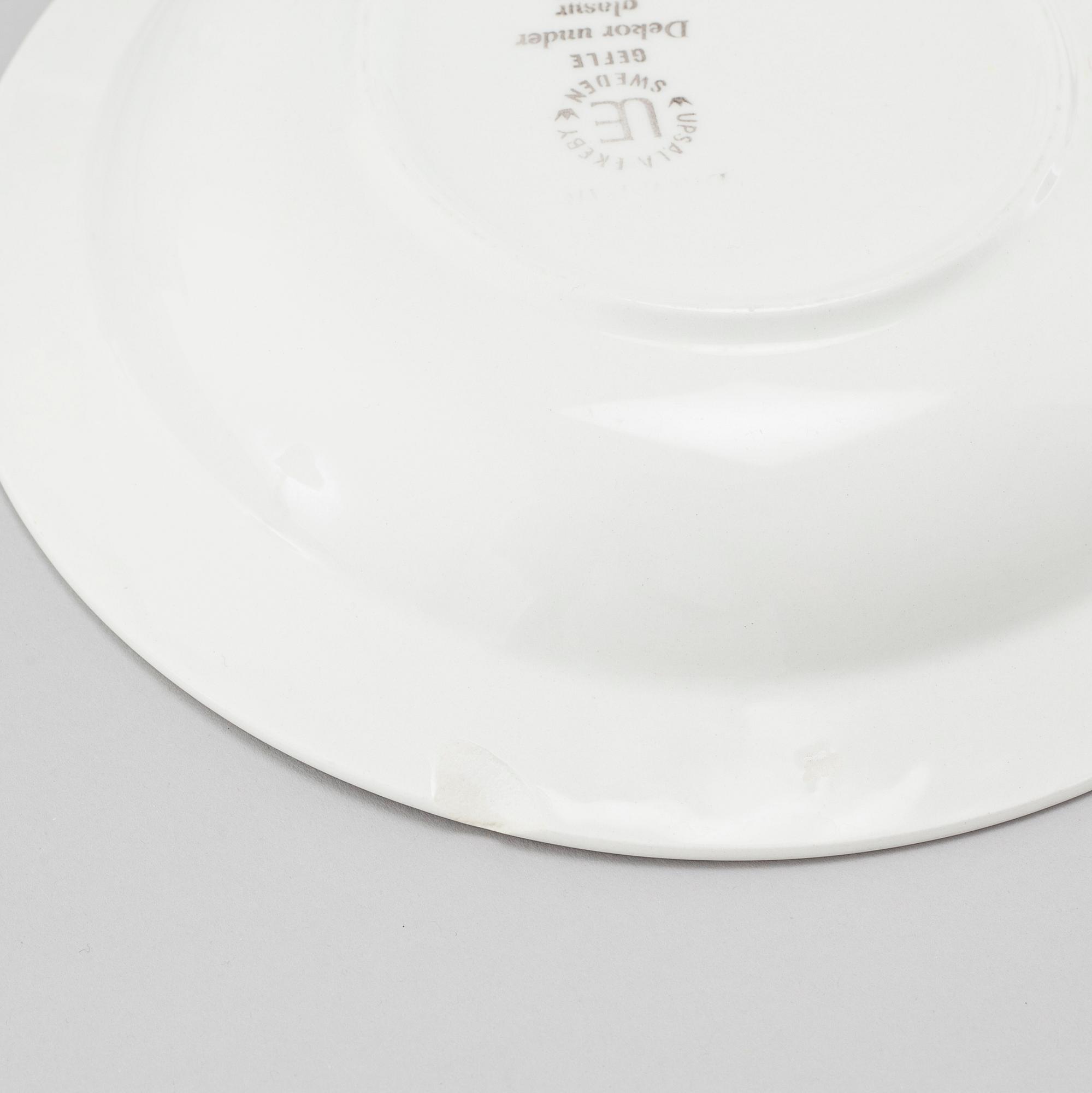 A mid 20th century "Droppar" tableware set of 23 pcs by Berit Ternell for Upsala Ekeby.