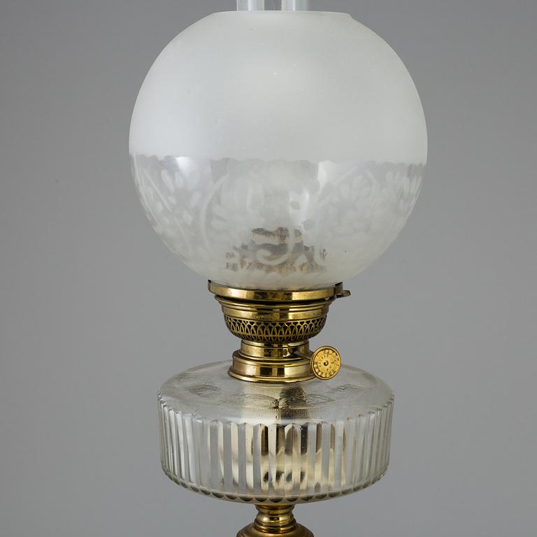 BORDSFOTOGENLAMPA, Skultuna Bruk No 40, mässing och svärtat trä, 1900-talets första hälft.