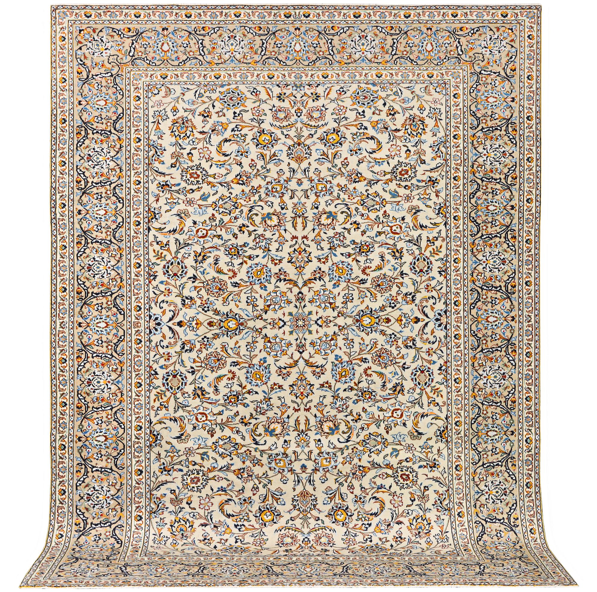 A Kashan carpet, c. 337 x 245 cm.