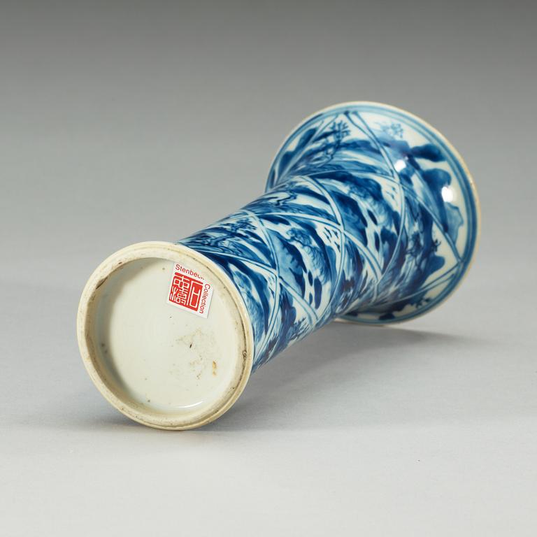 A blue and white Gu shaped vase, Qing dynasty, Kangxi (1662-1722).