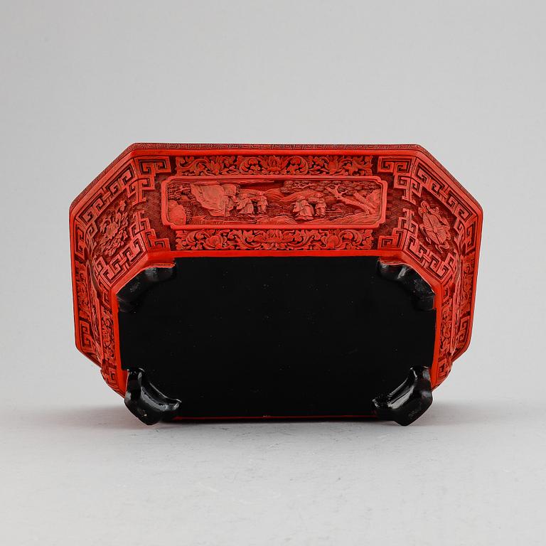 An octagonal flower pot, China, presumably early 20th Centruy.