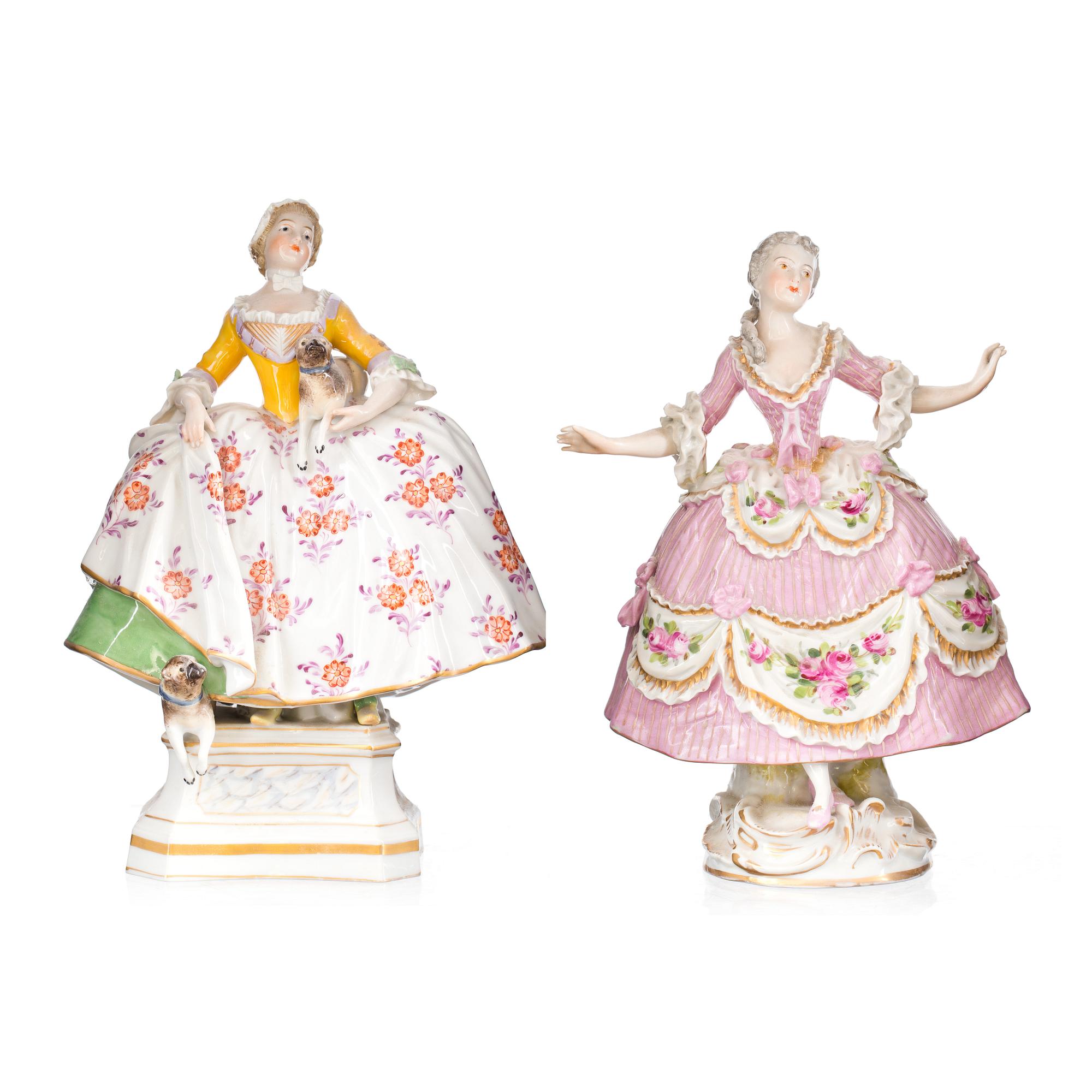 FIGURINER, 2 st, porslin. Omkring 1900.