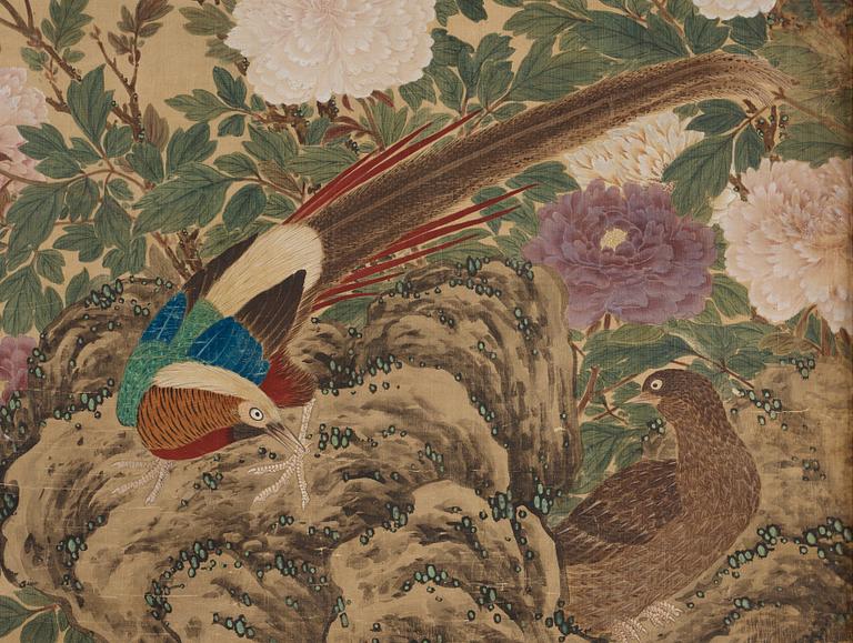 MÅLNING, guldfasaner bland trädpioner. Qingdynastin, 1800-tal.
