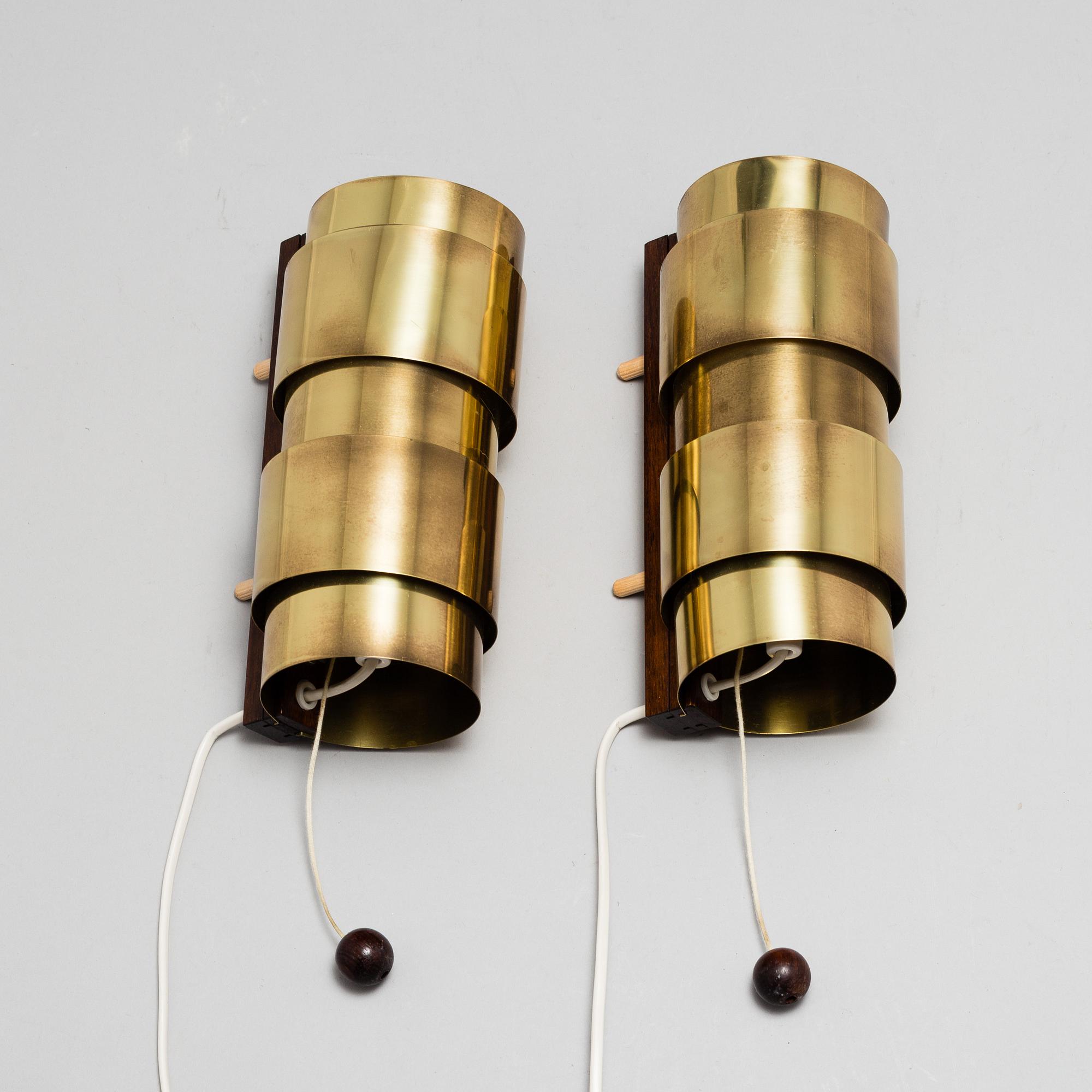 VÄGGLAMPOR, ett par, 1900-talets andra hälft.