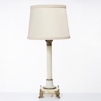 Bordslampa, 1900-talets första hälft.