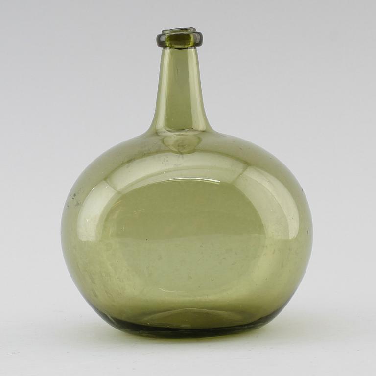 FLASKA, gröntonat glas, 1700-tal.