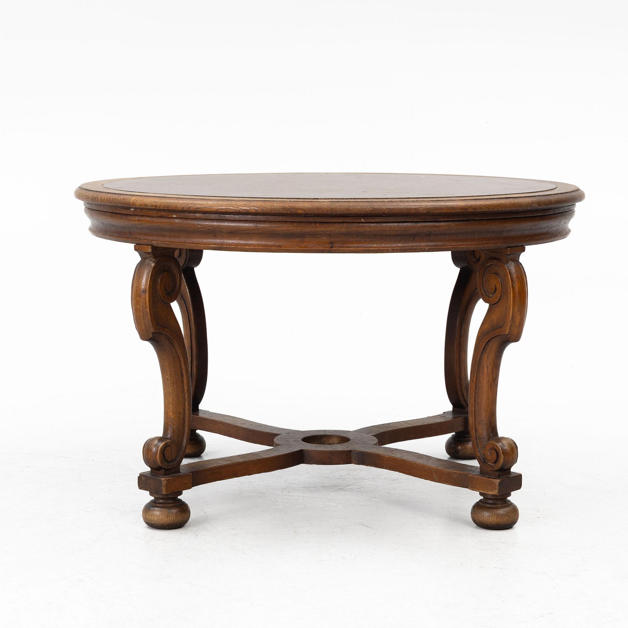 Coffee table, first half of the 20th century.