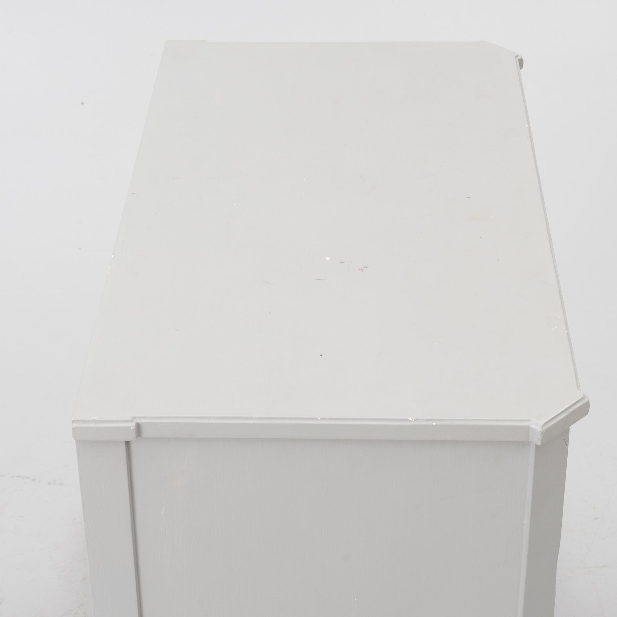 Chest of drawers, Gustavian style, mid-20th century.