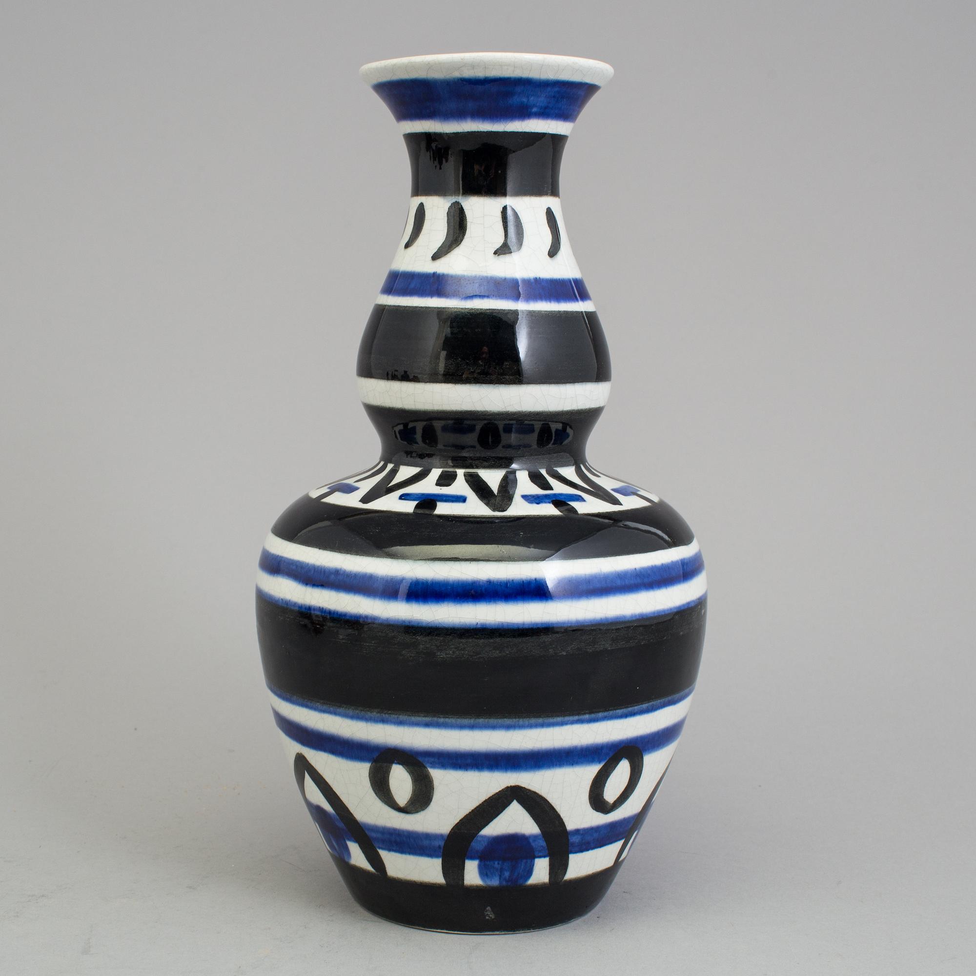 EDWARD HALD, a porcelain vase from Rörstrand, 1920's.