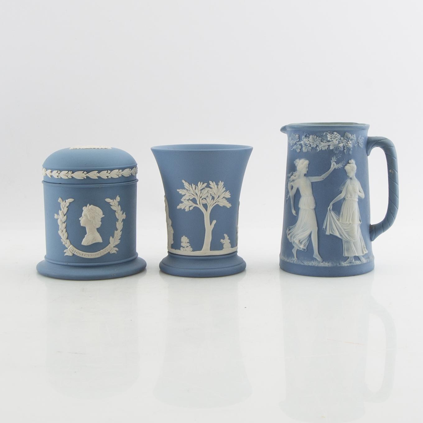 A collection of boxes, plates, etc. 8 dlrs, mostly Wedgwood England 20th century jasperware.