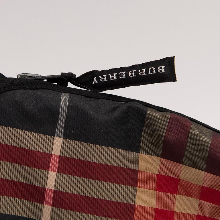 KOIRAN TAKKI, Burberry.