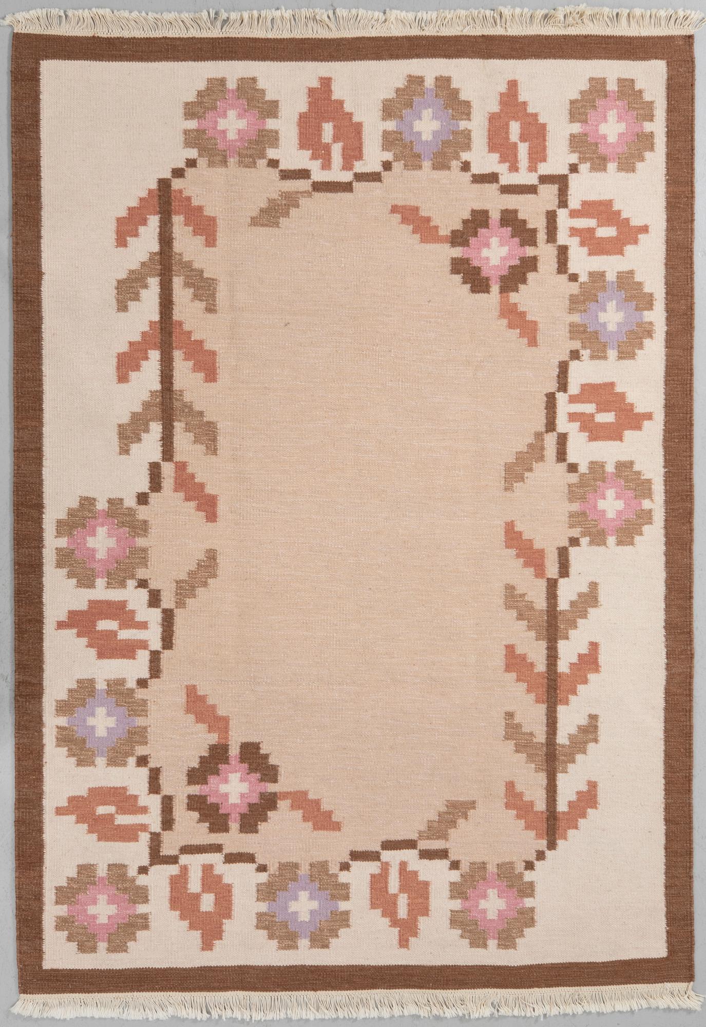Rölakan rug, approx. 235 x 165 cm.