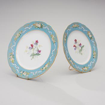 A PAIR OF RUSSIAN IMPERIAL PORCELAIN FACTORY PLATES, Alexander II 1855-81.