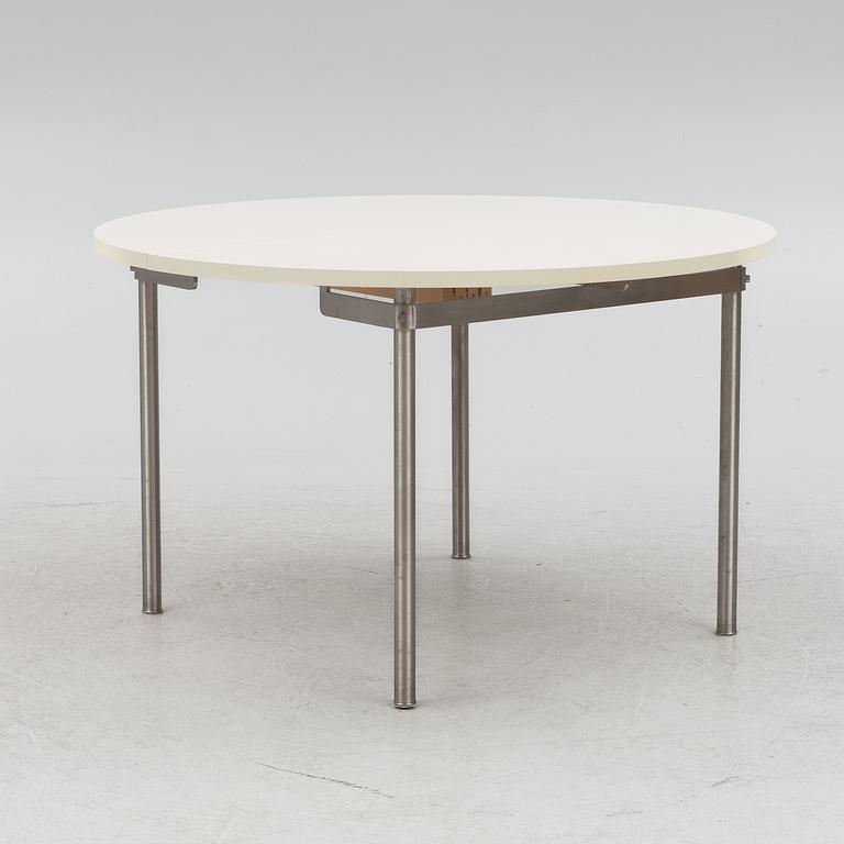 Hans J. Wegner, a dining table, 'CH 388', Carl Hansen & Son.