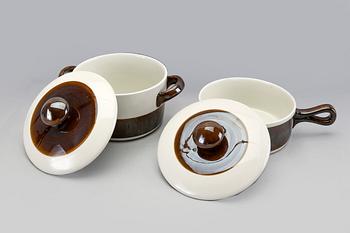 Hertha Bengtson, servis 41 dlr, "Koka Brun", Rörstrand porslin.