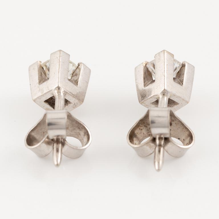 Earrings, a pair, 18K white gold with brilliant-cut diamonds.