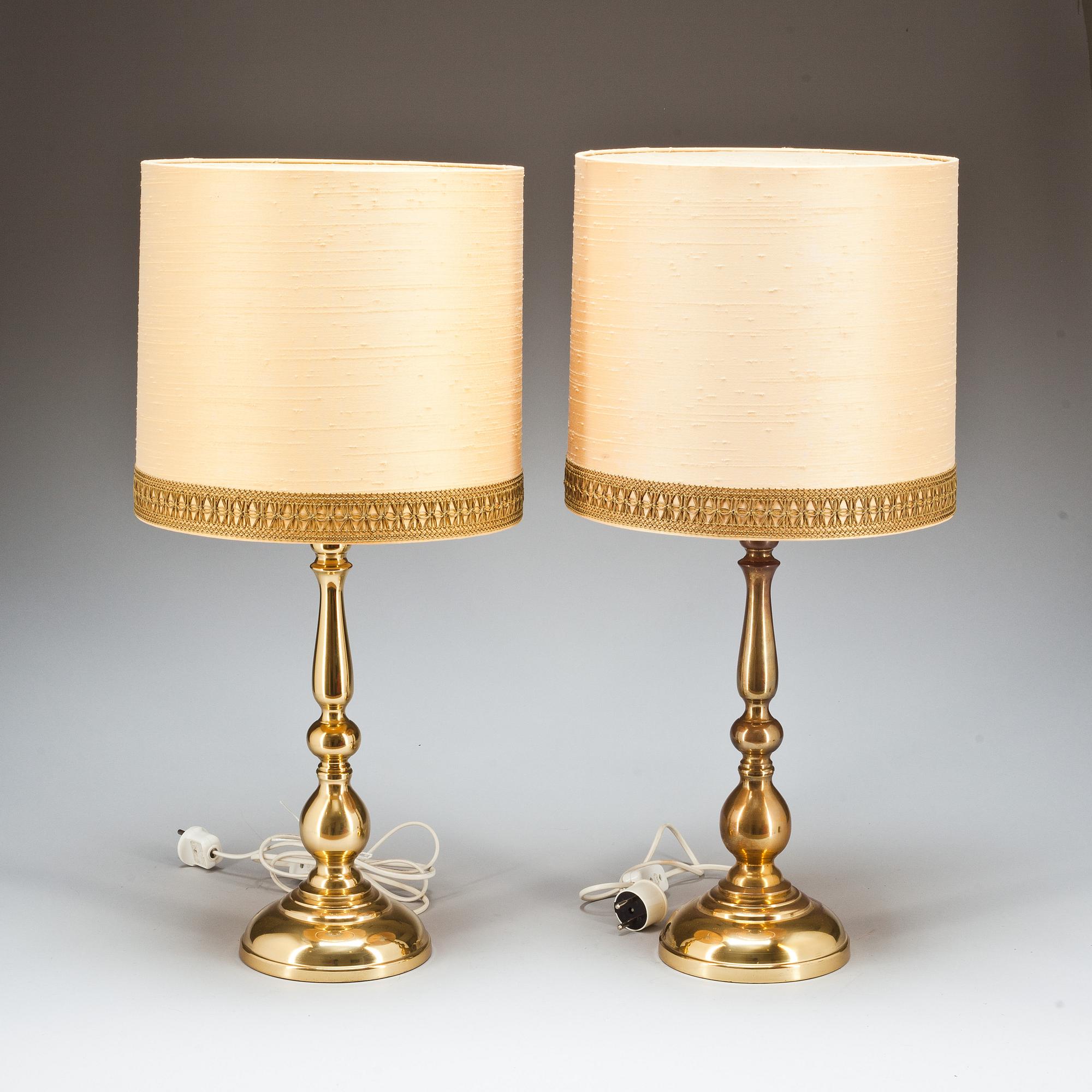 BORDSLAMPOR, ett par, mässing, 1900-talets andra hälft.