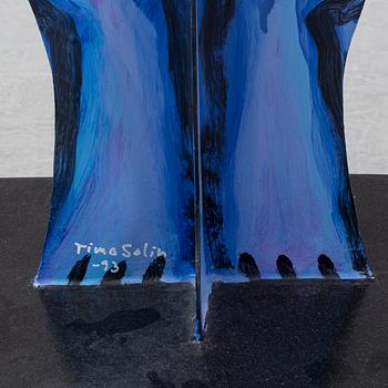 Timo Solin, skulptur, bemålad metall/järn, signerad och daterad -93.