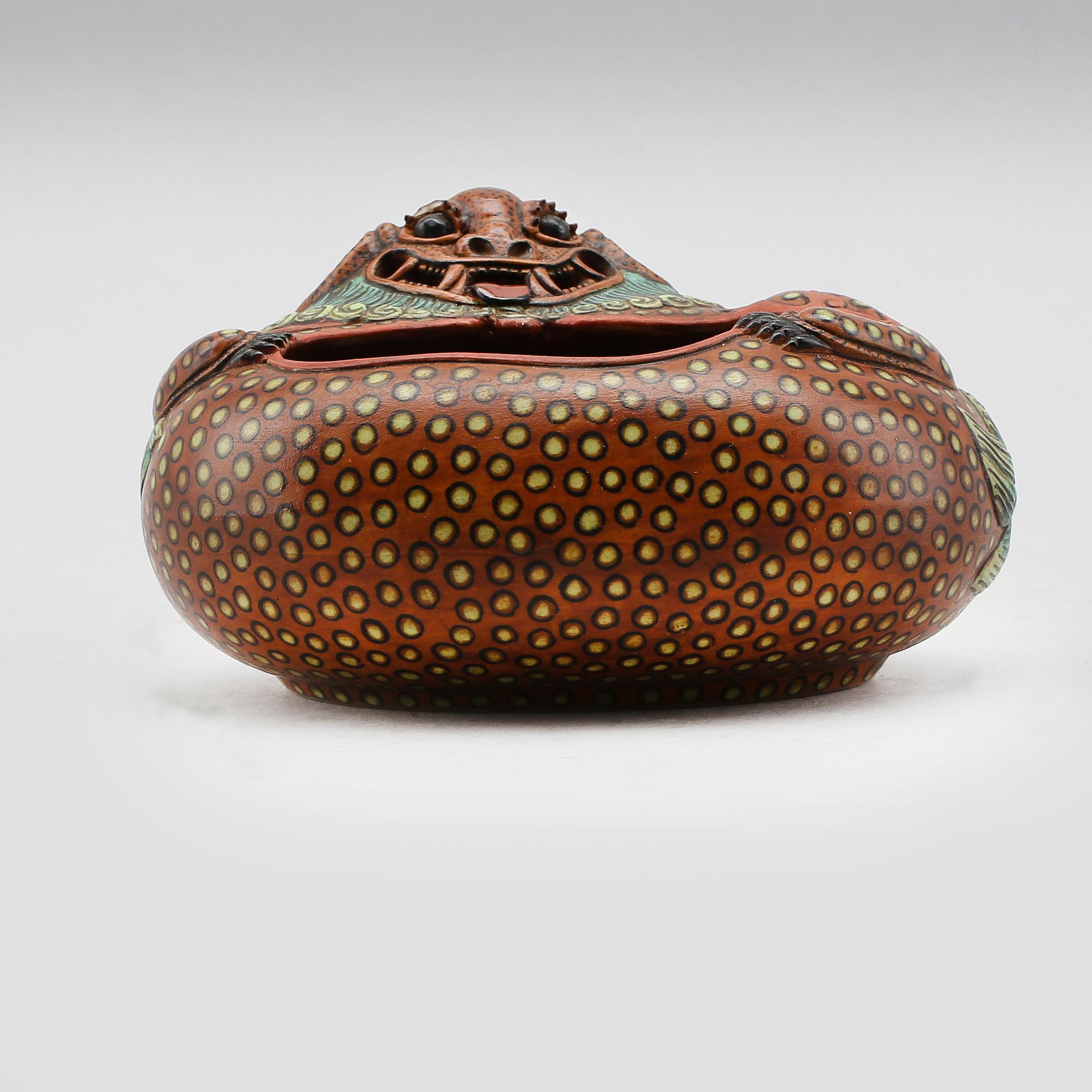 PENSELBAD, lergods, Kina, 1900-/2000-tal.