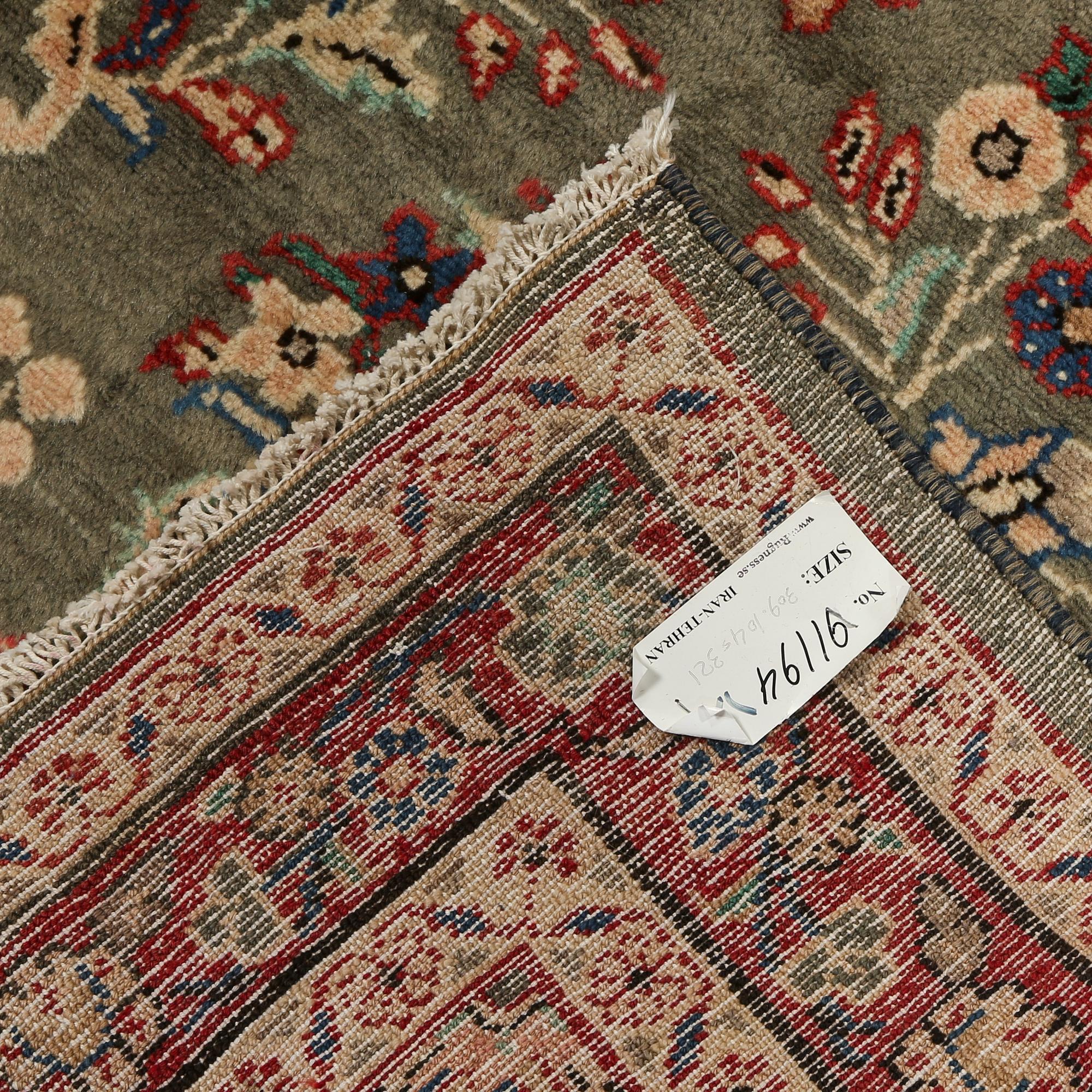 MATTA, orientalisk, modern tillverkning. 306 x 103 cm.