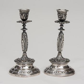 LJUSSTAKAR, ett par, silver, Egypten 1900-talets senare hälft. Tot. vikt ca 988 g.