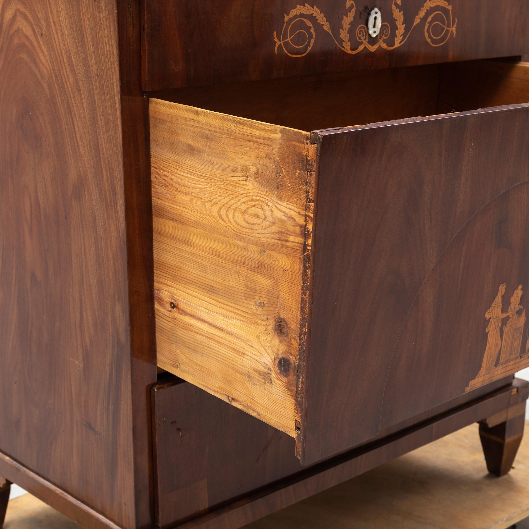 Byrå, Empire, Danmark, tidigt 1800-tal.