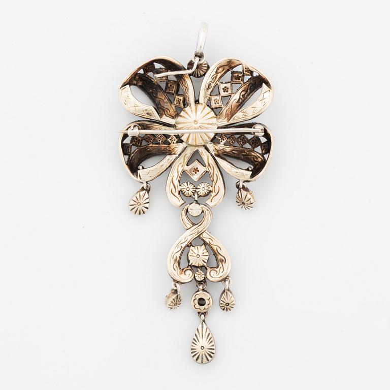 Brosch/hänge, silver och rosenslipade diamanter.