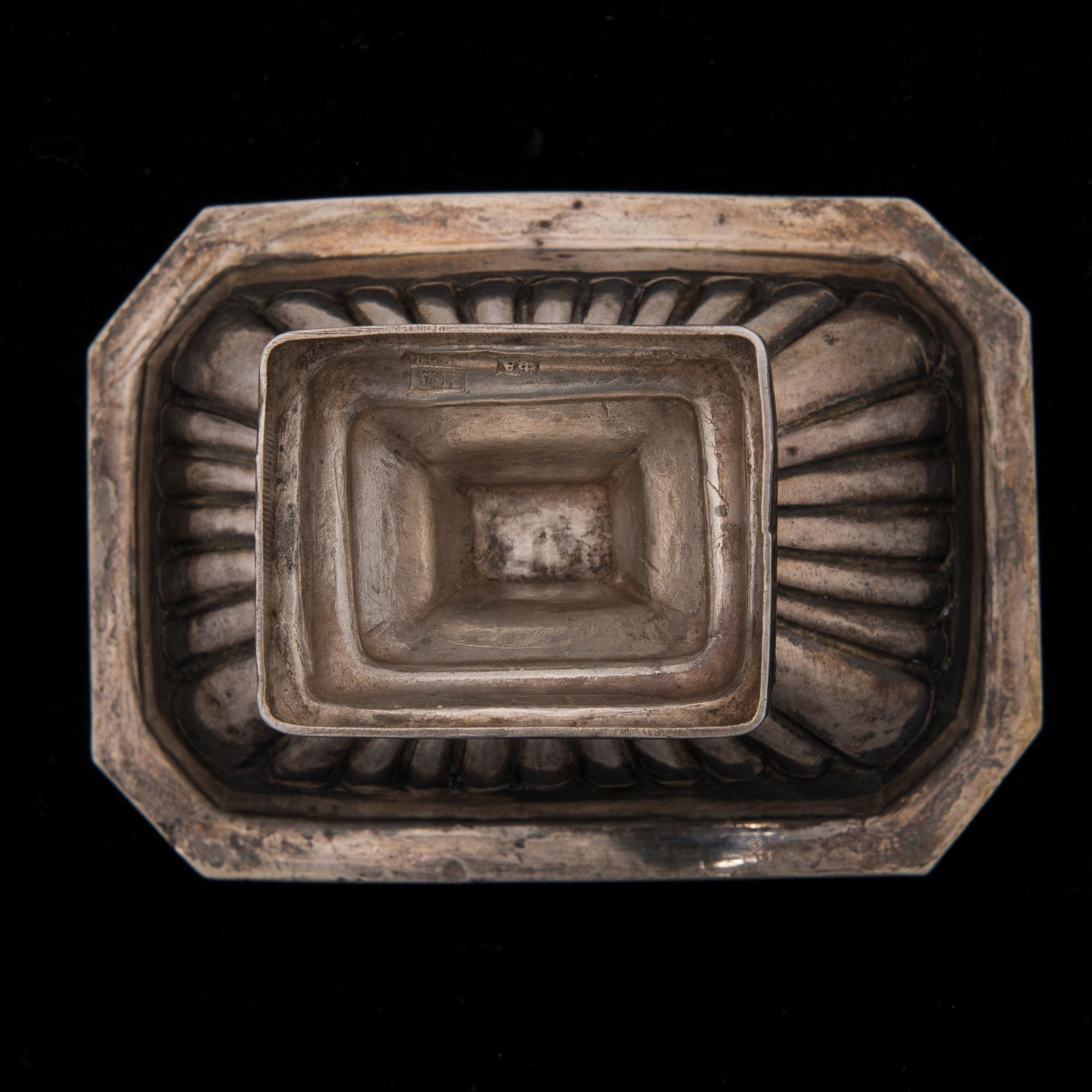 SALTKAR, silver, Moskva, 1830-tal. Vikt 28,5 g.