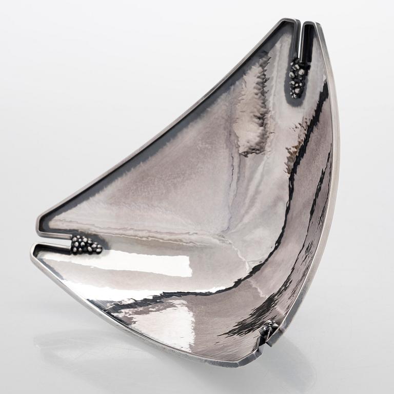 Skål, silver och cabochonslipade kvartser, Pirkan-Kulta Tammerfors 1962.