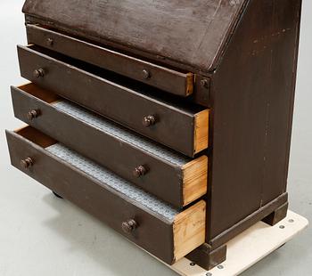 A Swedish handicrafted cabinet, made around year 1800.