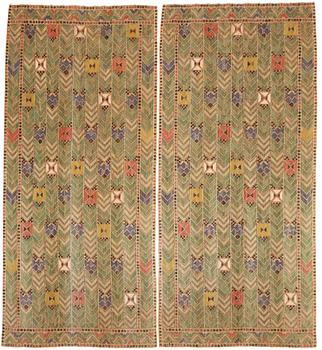 208. Märta Måås-Fjetterström, drapes, 1 pair, "Rågen", flat weave, ca 272-274 x 121,5-125 and 274,5 x 123,5-126 cm, both signed AB MF.