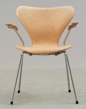 KARMSTOL, "Sjuan", Arne Jacobsen, Fritz Hansen, märkt undertill, troligen slutet av 1970-talet.
