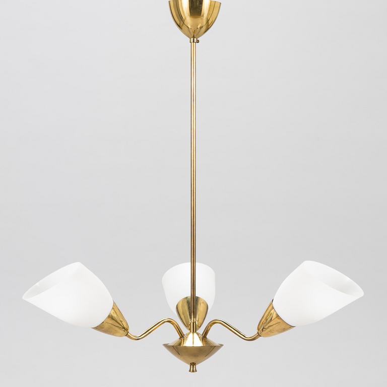 A 1950s pendant three-arm ceiling light, model ER 121/3, Itsu, Finland.