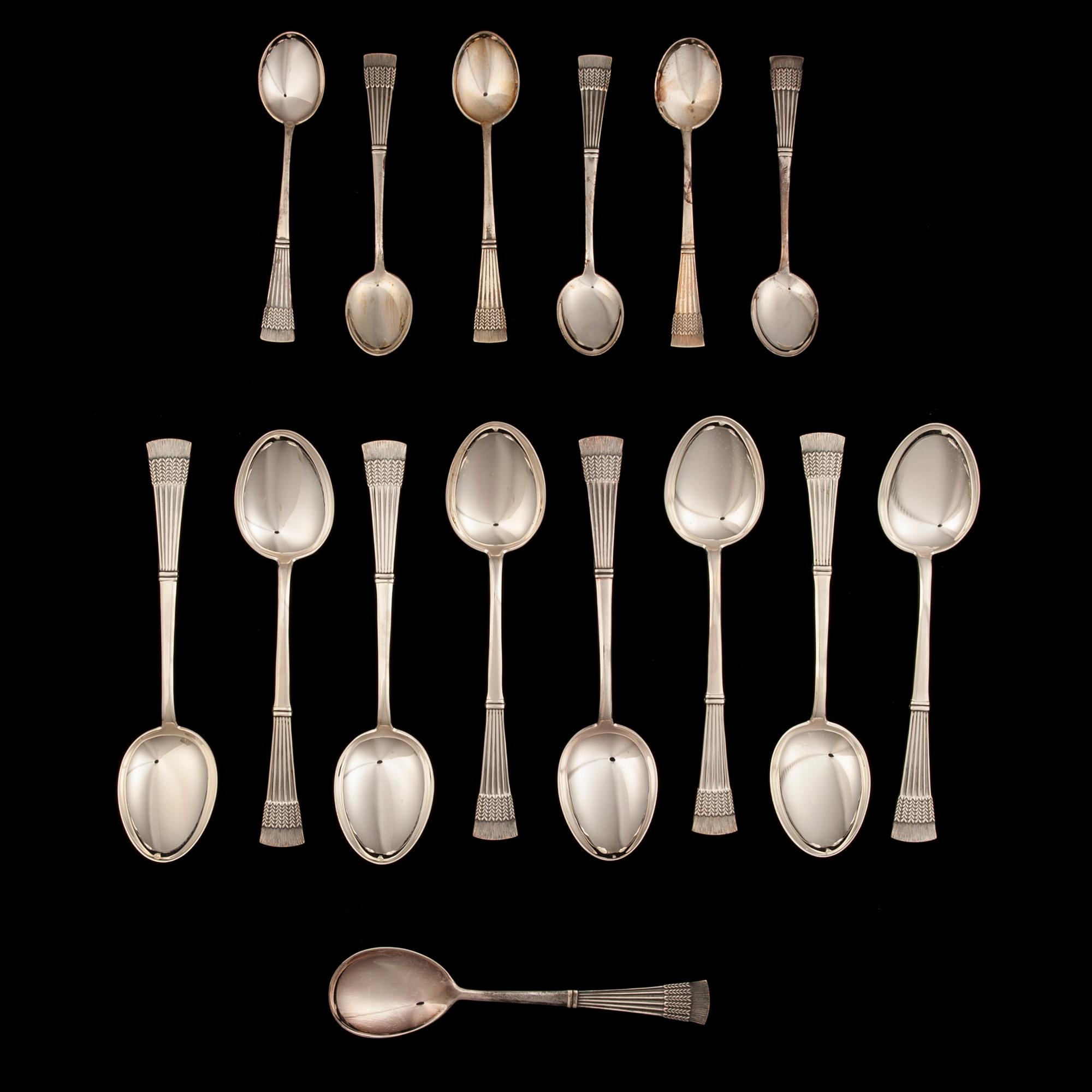 SKEDAR, 8+1+6 st, silver, "Tähkä", A. Tillander, Helsingfors, 1970-80-tal. Totalvikt 344 g.