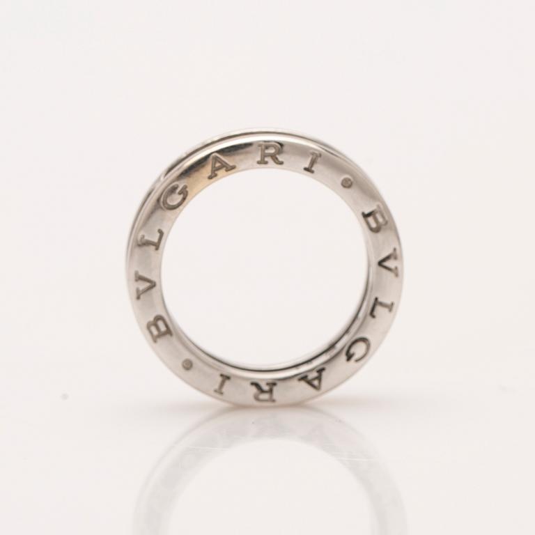 Bulgari, ring, 18K white gold with brilliant-cut diamonds.