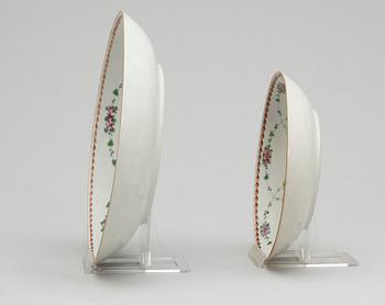 SKÅLFAT, 4 st (2+2), porslin. Qing dynastin. Qianlong (1736-95). Kompaniporslin.