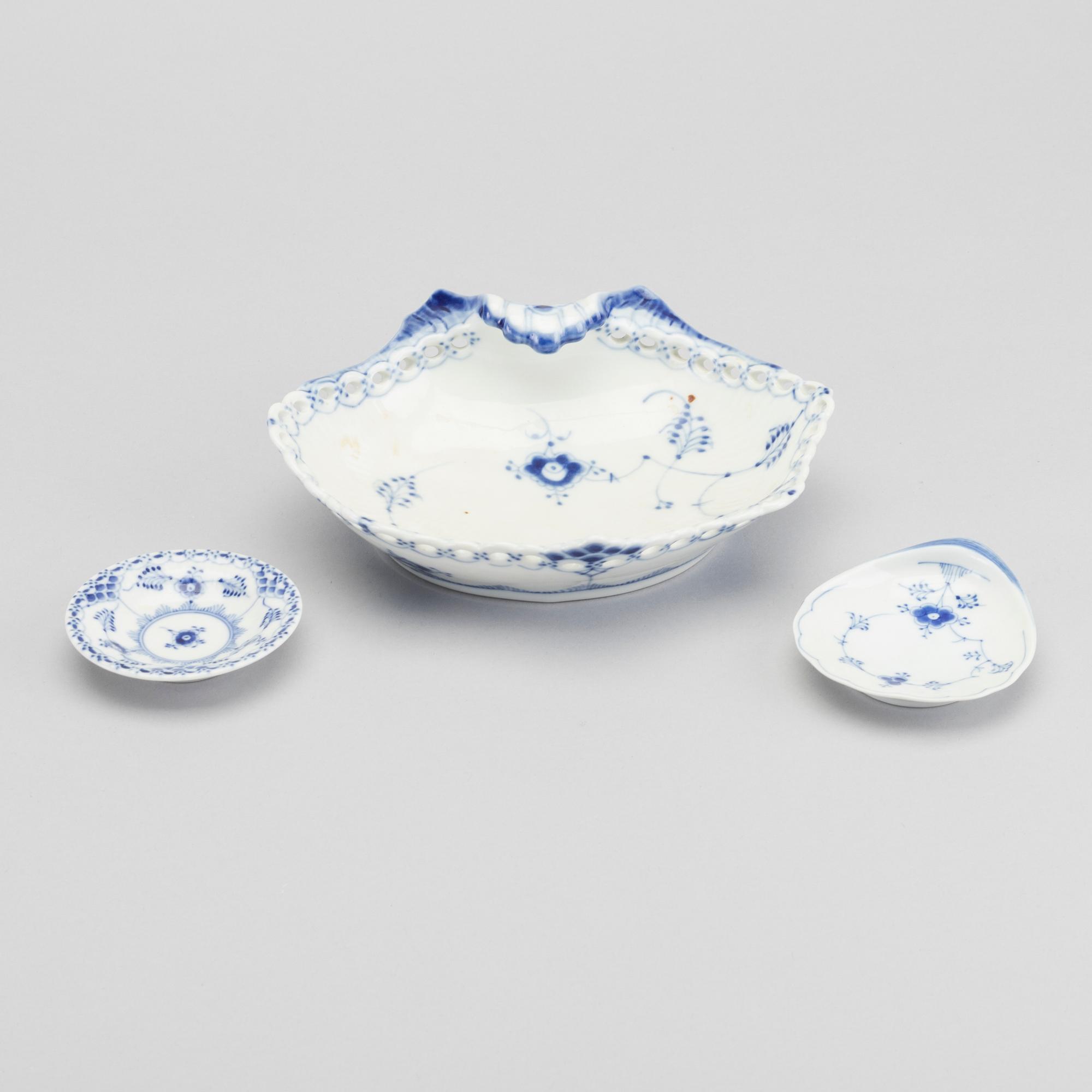 SERVISDELAR, 17 st, "Musselmalet" Royal Copenhagen, Danmark.