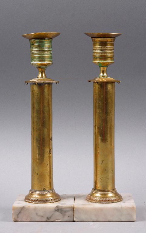 LJUSSTAKAR, ett par, sengustavianska, 1700/1800-tal.